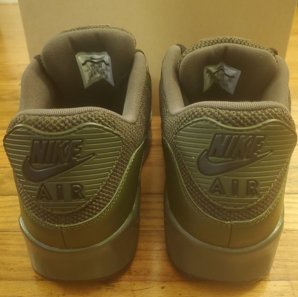 Nike Air Max 90 Essential 'Cargo Khaki' - Picture 3 of 5